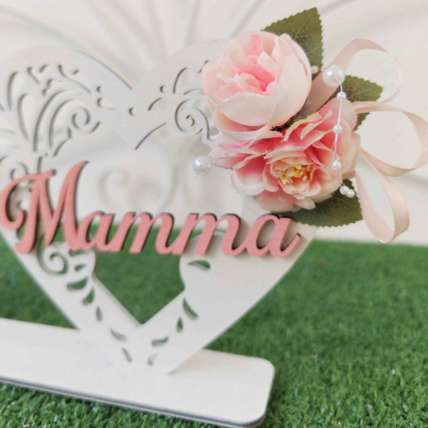 Doppio cuore in legno floreale