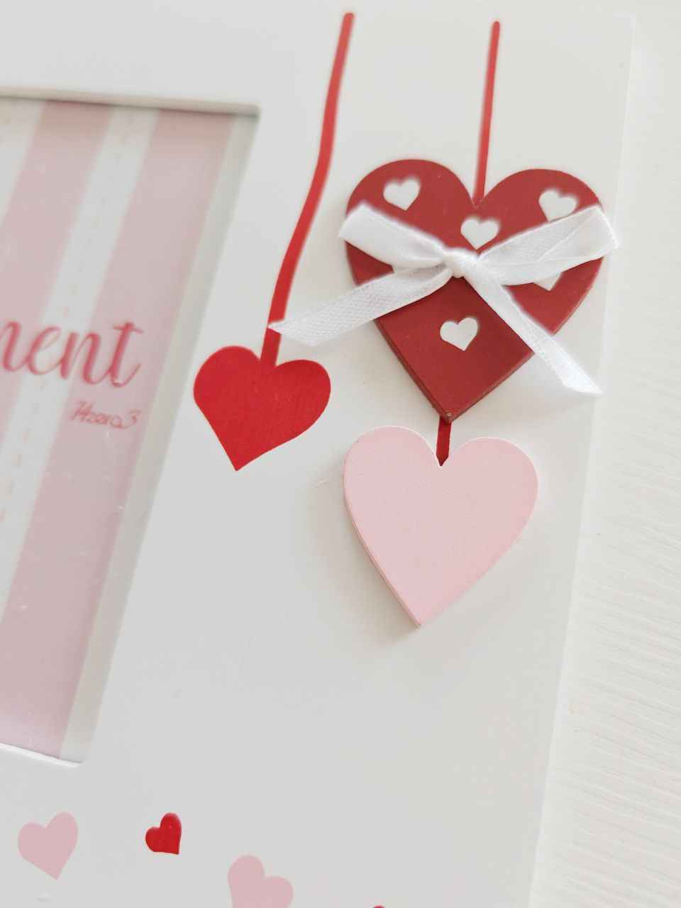 Cornice bianca cuore