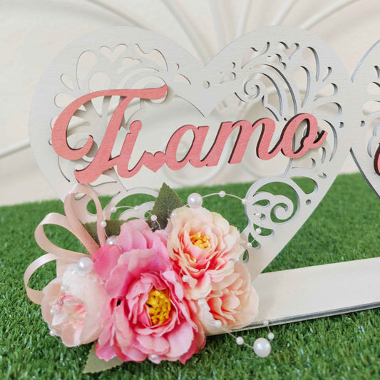 Doppio cuore in legno floreale