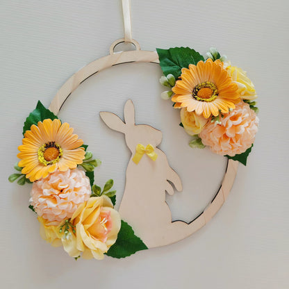 Ghirlanda in legno coniglio con fiori arancio - Best Moment Decor