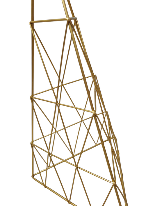 Piramide in metallo oro